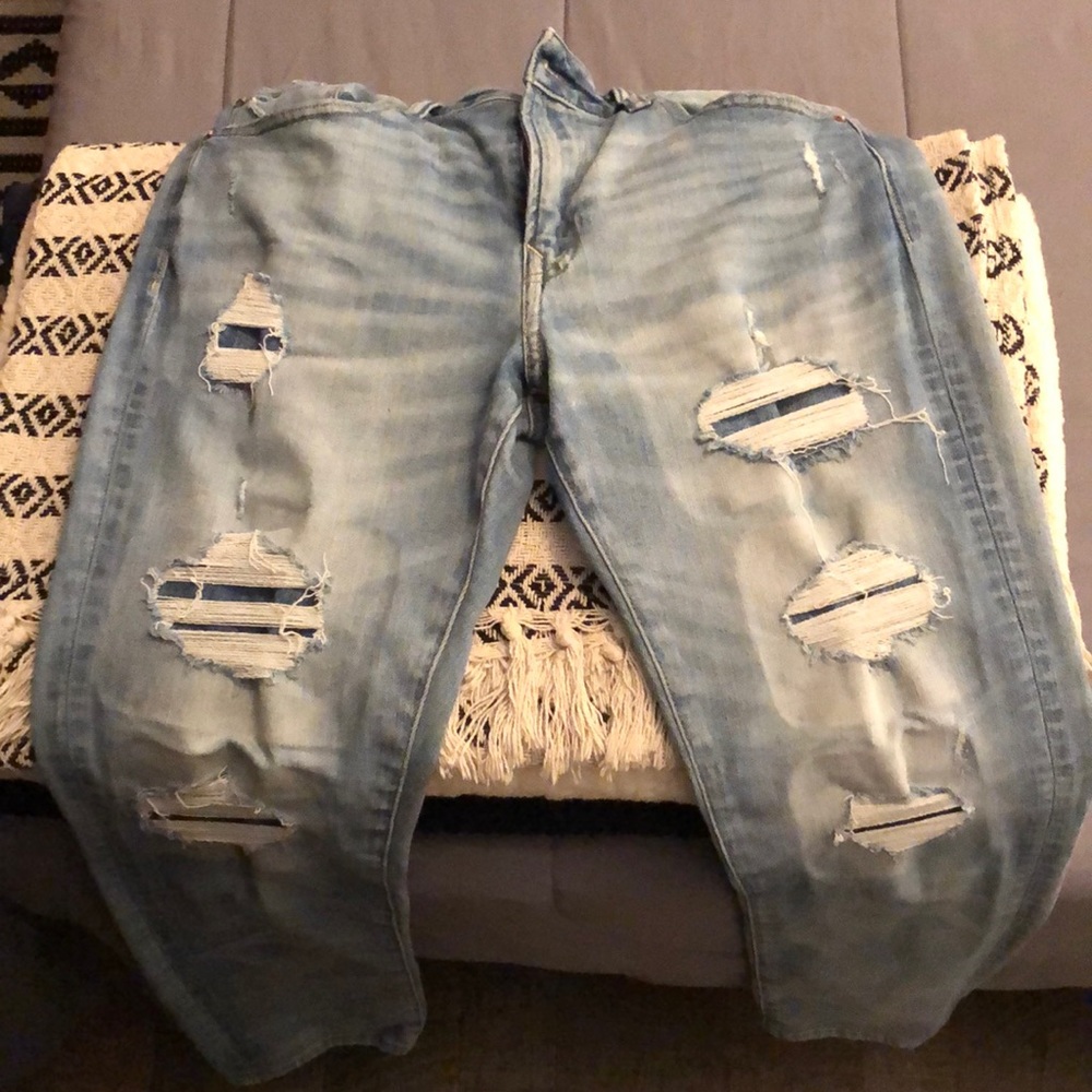 American Eagle Light Wash Ripped Jeans